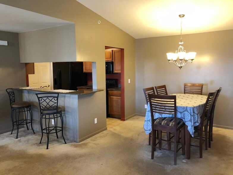 Building Photo - 52165 Naugatuck Dr