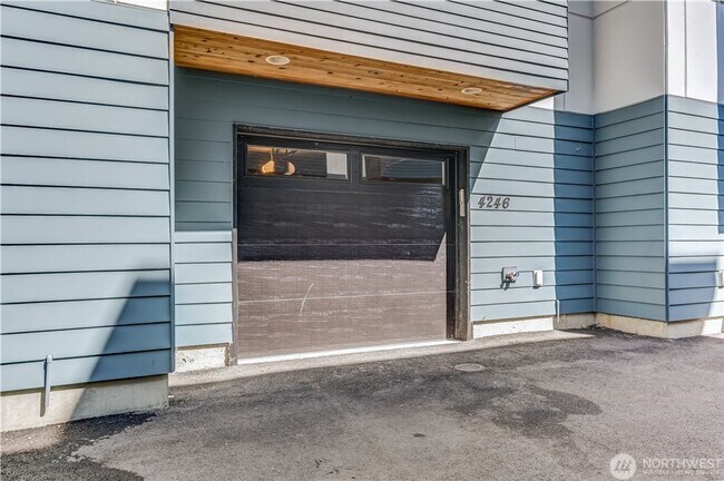 Building Photo - 4246 S Greenbelt Station Dr