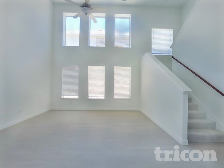 Building Photo - 2717 Brushy Lk Dr