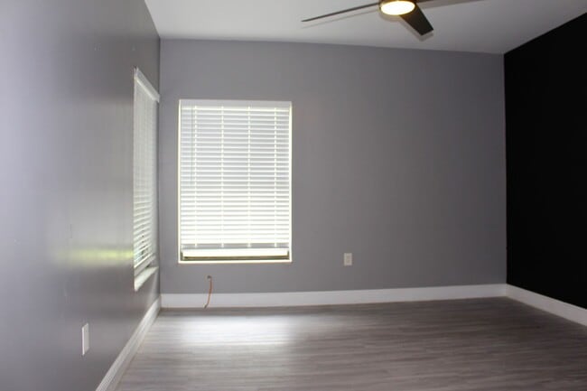 Building Photo - Lovely remodeled home available