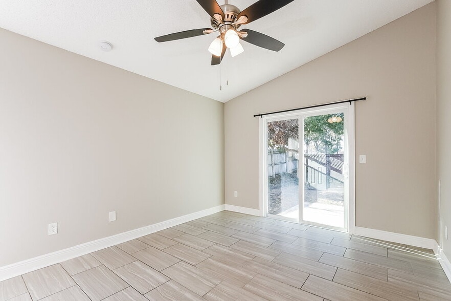 Building Photo - 2970 Stillwater Dr