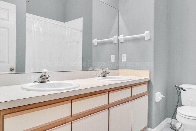 Building Photo - 10754 Flycast Cir