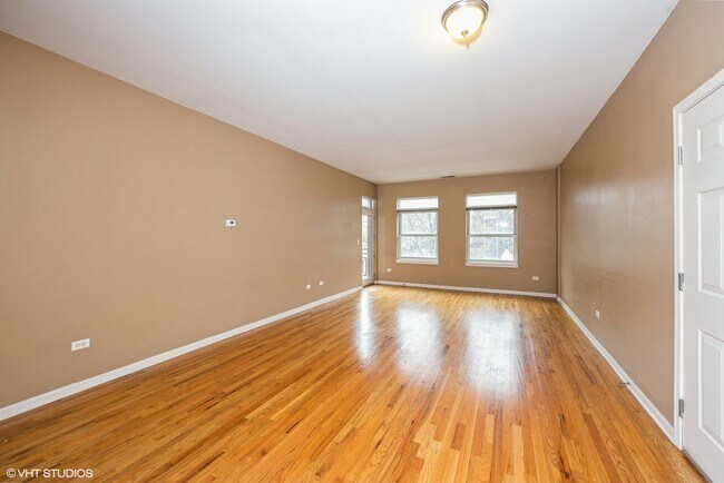 Building Photo - 758 W 15th St