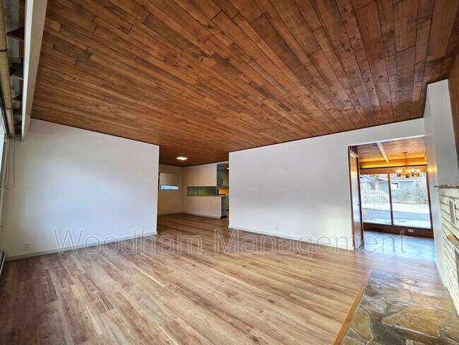 Building Photo - 621 S 14th Ave