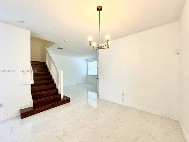 Building Photo - 20733 NE 10th Ct