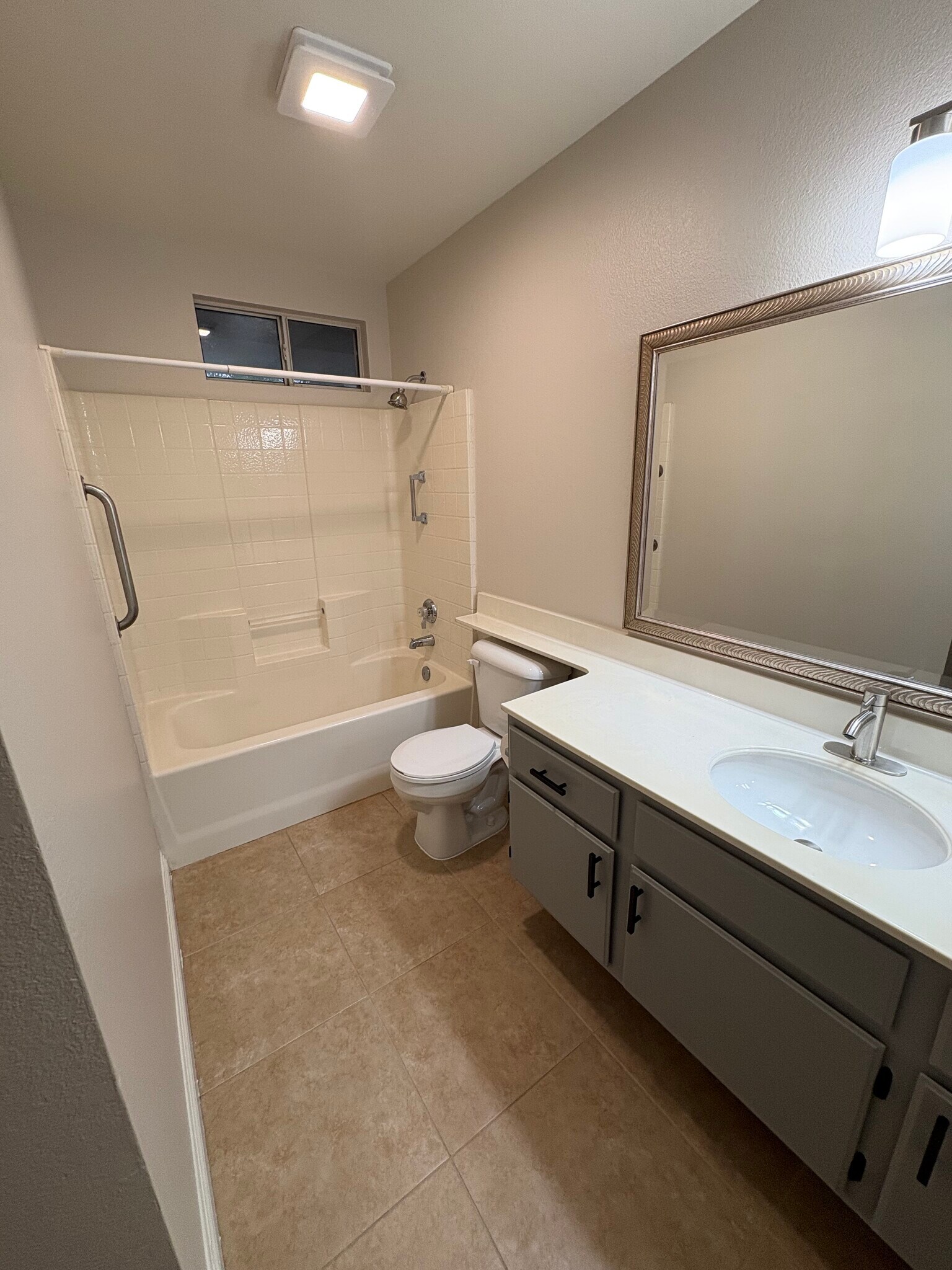 Building Photo - 29957 Oakbridge Dr