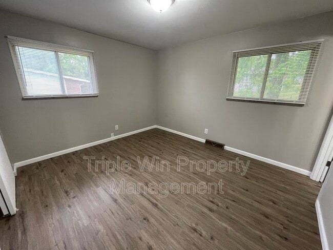 Building Photo - 2022 Northaire Ln