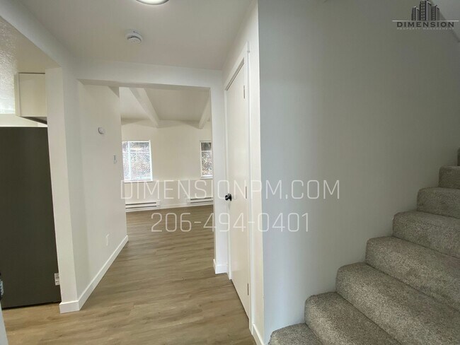 Building Photo - 310 Bedrock Dr