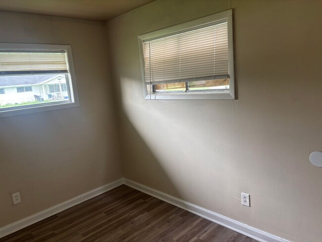 Building Photo - 103 Melvin Dr