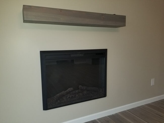 Building Photo - Gorgeous, Fully Upgraded/Renovated from to...