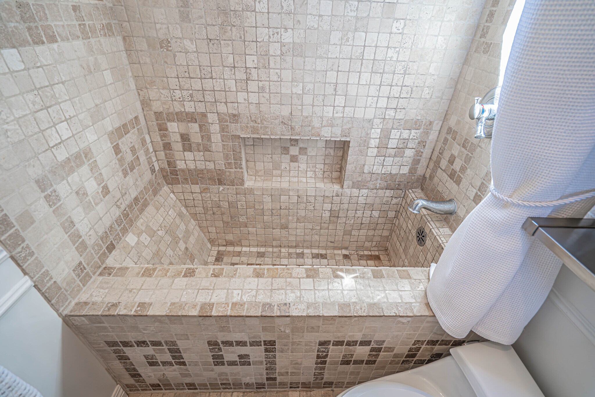 Building Photo - 27887 Skycrest Cir