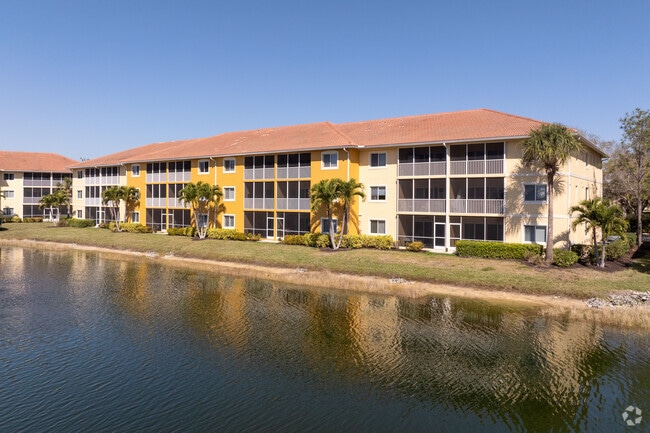 Alt Building Angle - Lakeside Hideaway