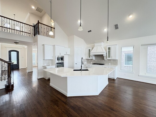 Building Photo - 7952 Ashwood Ln