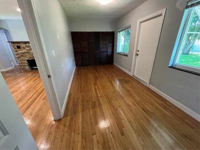 Building Photo - 432 Palmetto Dr