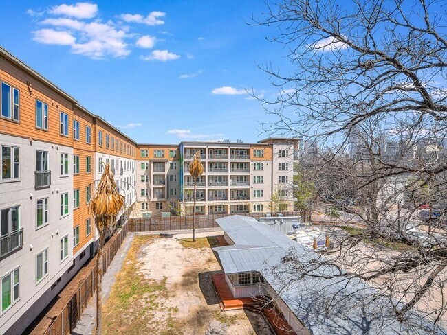 Building Photo - 1900 Barton Springs Rd