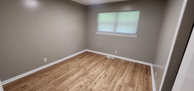 Building Photo - Single Family Home 3BR / 2.5BA