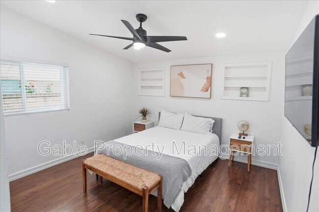 Building Photo - 27453 Santa Clarita Rd