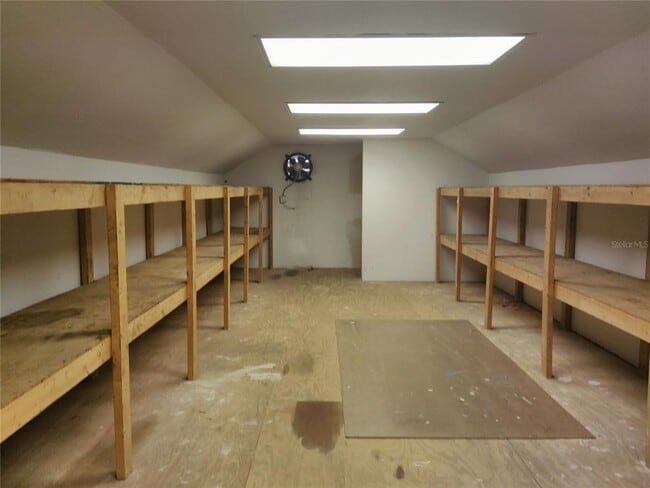 Building Photo - 1055 S Cooper Dr