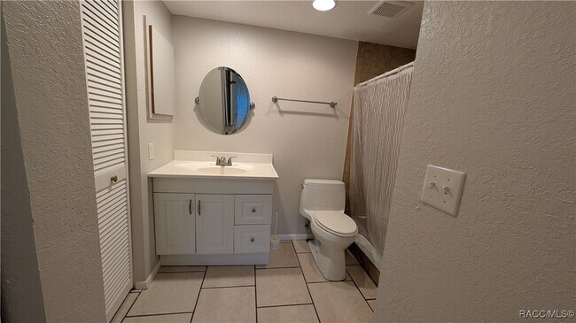 Building Photo - 5334 W Customer Ct