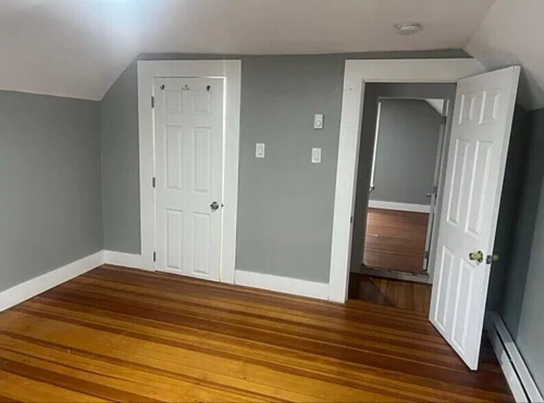 Building Photo - 78 Main St