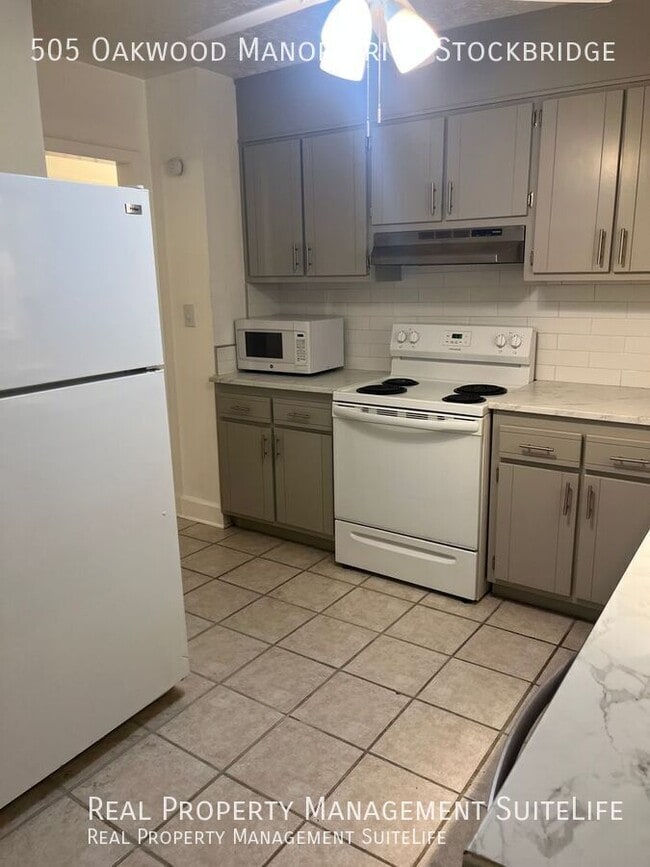 Building Photo - 505 Oakwood Manor Dr