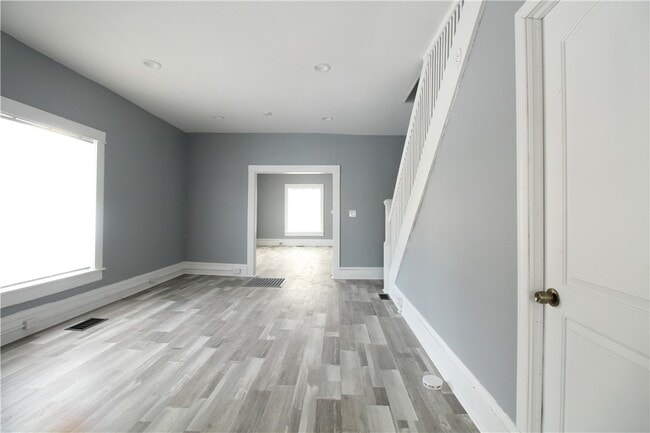 Building Photo - 249 Princeton Ave