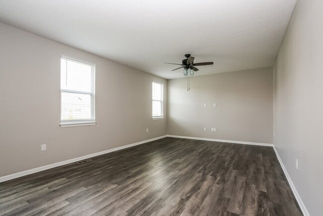 Building Photo - 5926 Tully Cross Dr
