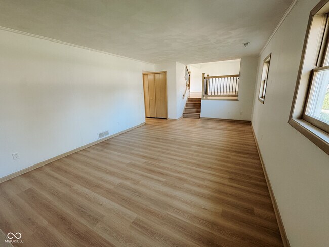 Building Photo - 439 Pleasantview Dr