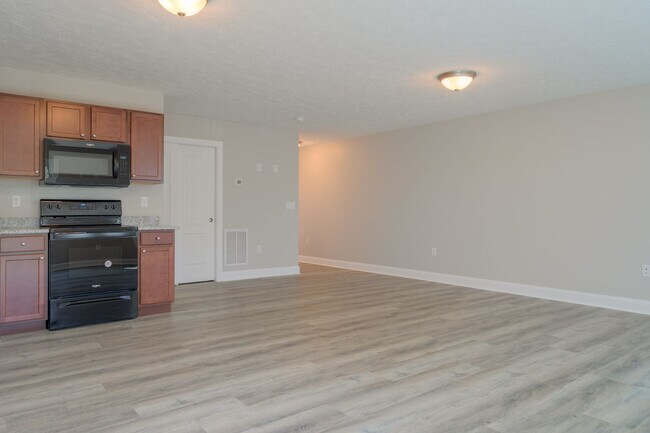Building Photo - 3 Bed, 3.5 Bath 2 Story Townhouse | 06/12/...
