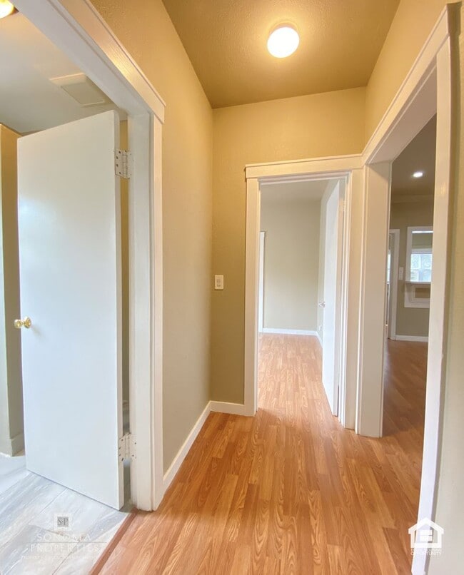 Building Photo - Charming 3bd/2ba Home on Sonoma Highway