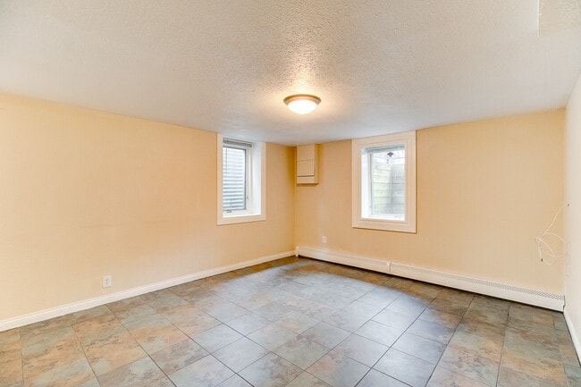 Building Photo - 1794 Hague Ave