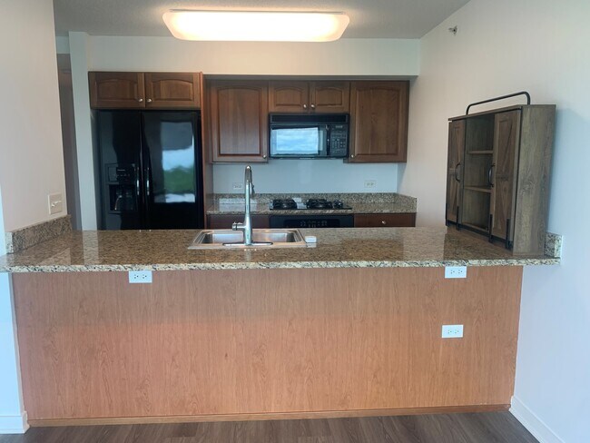 Building Photo - 9655 Woods Dr