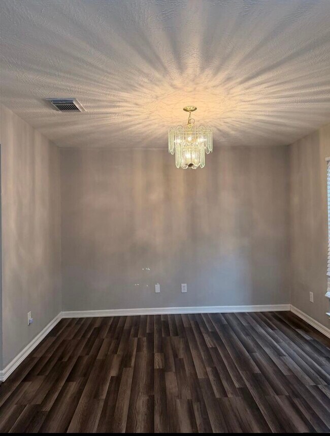 Building Photo - 4707 E Parma Dr