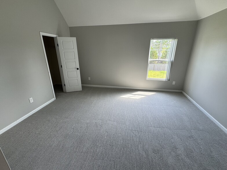 2nd bedroom - 100 Pine Lakes Drive