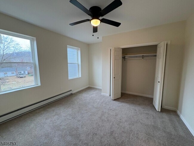 Building Photo - 786 S Main St