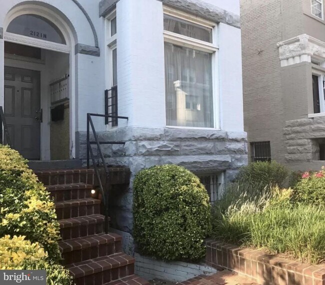 Primary Photo - 2121 N St NW