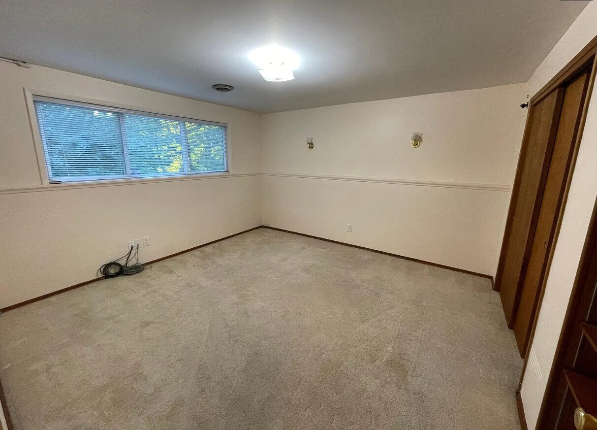 Building Photo - 5245 120th Ave SE