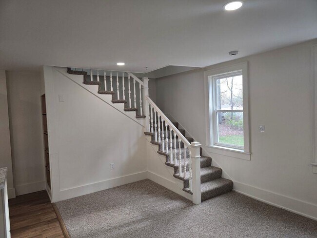 Building Photo - 188 Main St