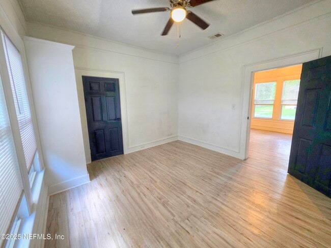 Building Photo - 3058 Phyllis St