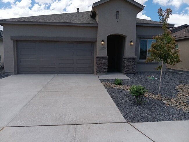 Building Photo - Beautiful 3 bedroom, 2 bathroom home in Ri...