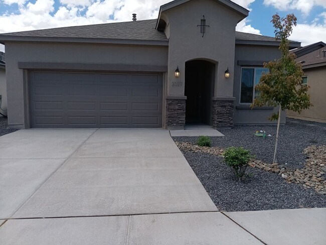 Building Photo - Beautiful 3 bedroom, 2 bathroom home in Rio Rancho, NM! Showings available!