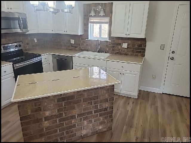 Building Photo - 845 AR-365