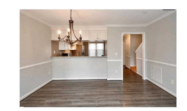 Building Photo - Charming 2-bedroom, 2.5-bathroom townhouse...