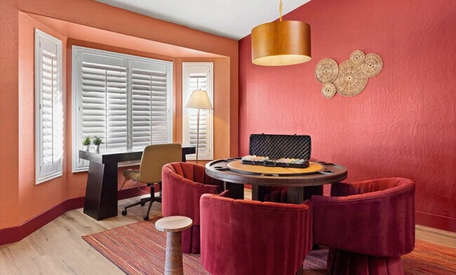 Building Photo - 2431 E Laurel St