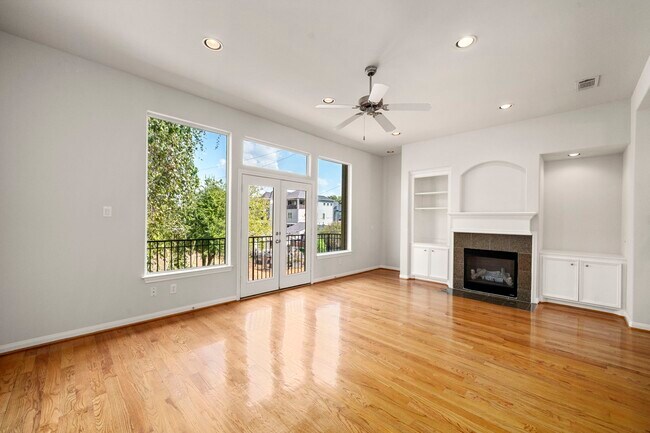 Building Photo - 1726 Stacy Falls