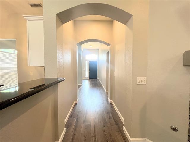 Building Photo - 5409 Highlands Dr