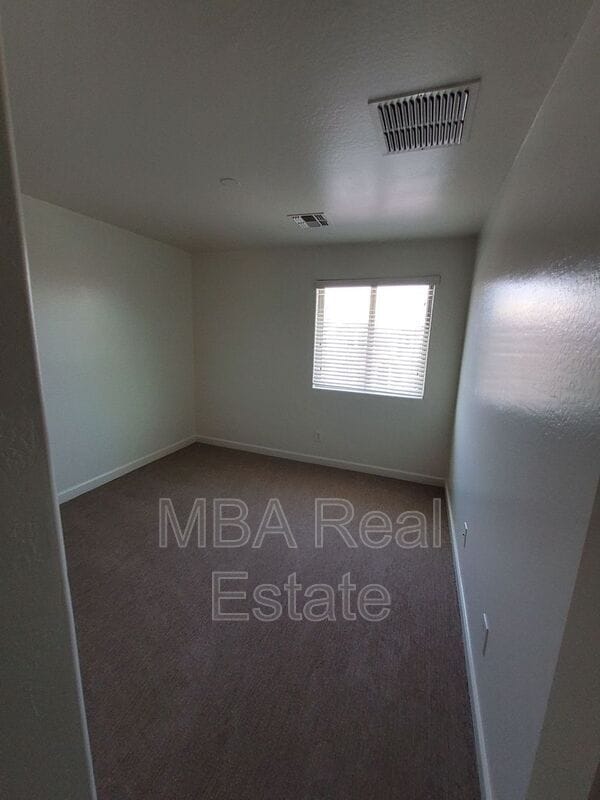 Building Photo - 7840 W Monte Vista Rd