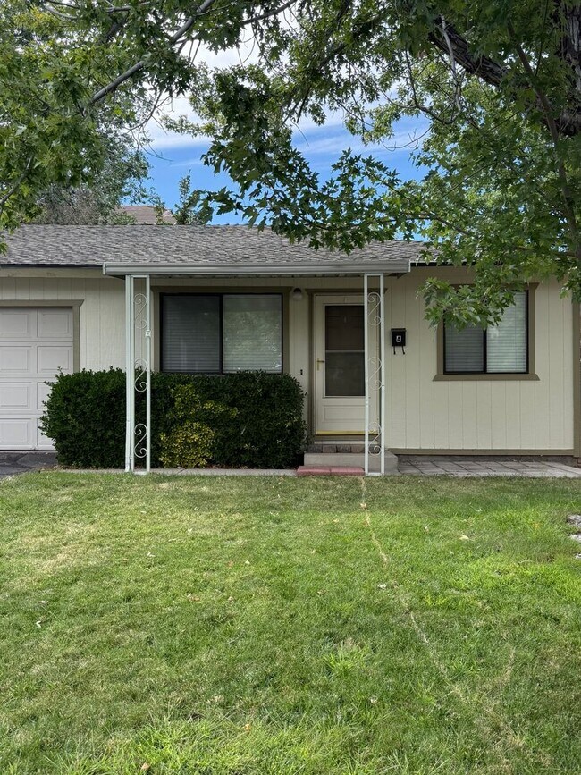 Building Photo - 3679 Grant Dr
