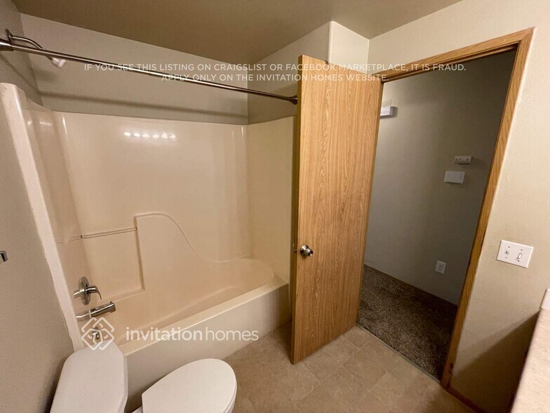 Building Photo - 11105 172nd St E