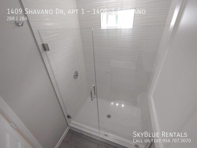 Building Photo - 1409 Shavano Dr